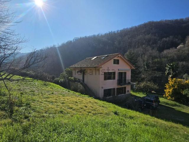 Casa in vendita a Ceranesi, Liguria