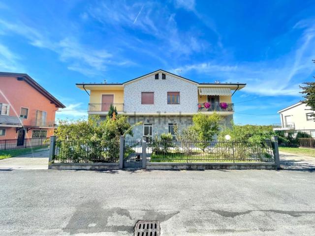 Casa in vendita a Alba, Cuneo