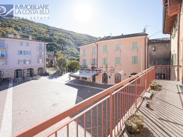 Casa in vendita a Torri Del Benaco, Veneto