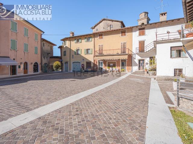 Casa in vendita a Torri Del Benaco, Veneto