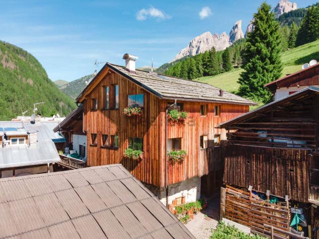 Casa in vendita a Comun General de Fascia, Campitello Di Fassa