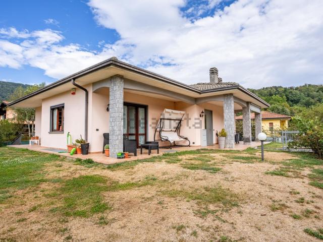 Casa in vendita a Grantola, Varese
