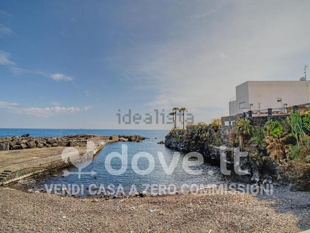 Casa in vendita a Acireale, Sicilia