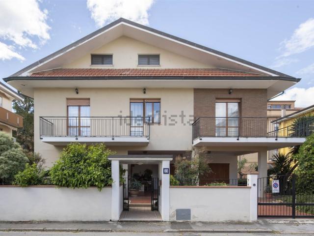 Casa in vendita a Cesanella, Marche