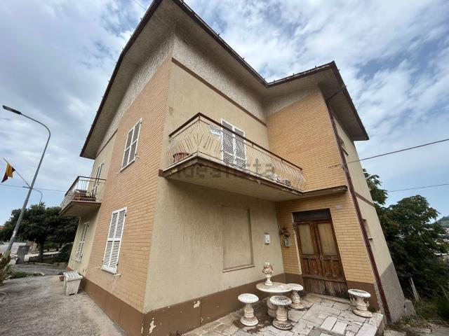 Casa in vendita a Rione Murato, Marche
