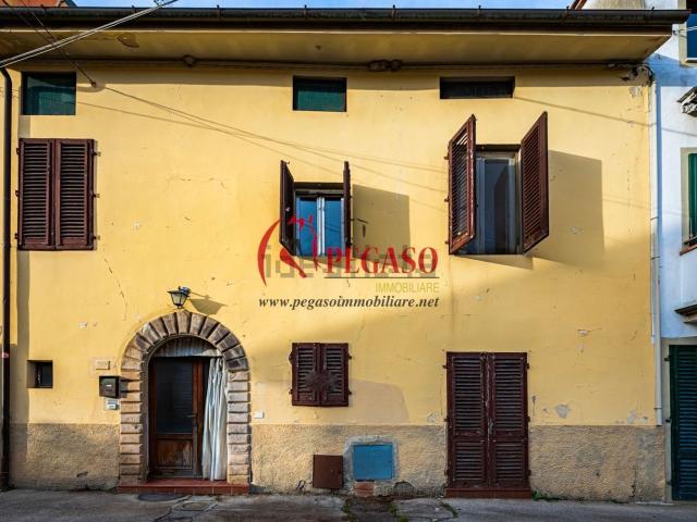 Casa in vendita a Colle del Lupo, Uzzano E Castello