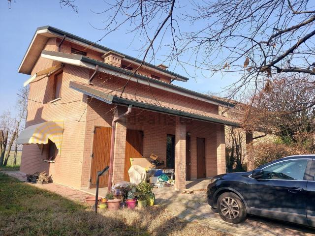 Casa in vendita a Ferrara, Reggio Emilia
