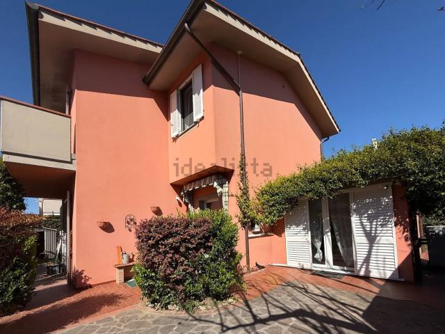 Casa in vendita a Tempagnano di Lunata, Bagni Di Lucca Ponte
