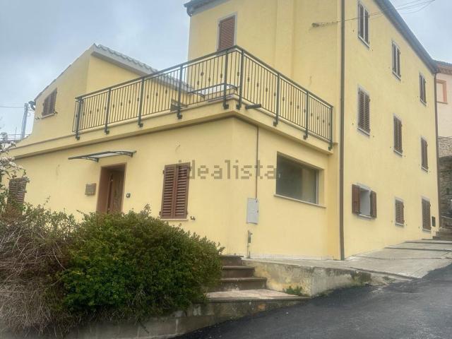 Casa in vendita a Marche, Macerata