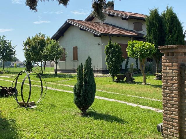 Casa in vendita a Ferrara, Reggio Emilia