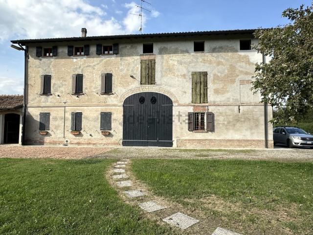 Casa in vendita a Pianura Reggiana, Re