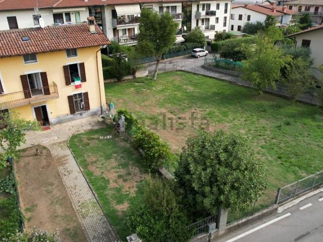 Casa in vendita a Villongo, Lombardia