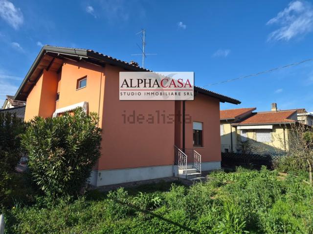 Casa in vendita a Stezzano, Lombardia