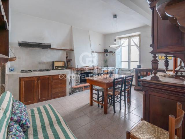 Casa in vendita a Viterbo, Lazio