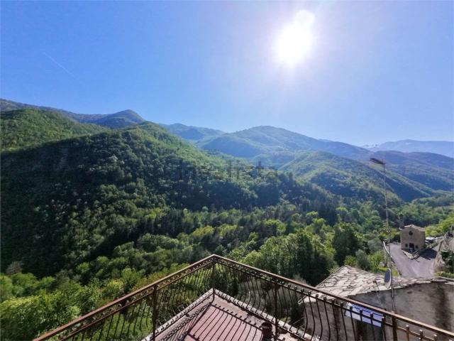 Casa in vendita a Pieve Di Teco, Liguria