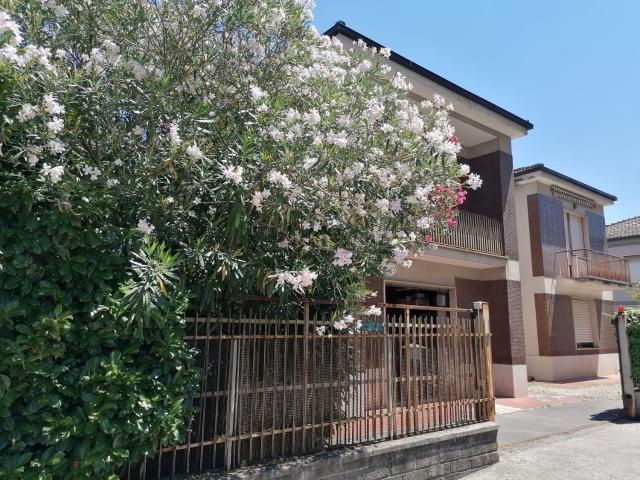 Casa in vendita a Frosinone, Lazio