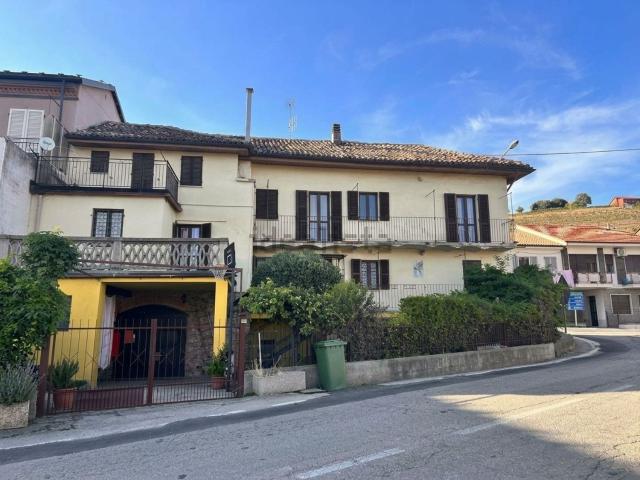 Casa in vendita a Neive, Cuneo