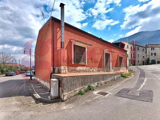 Casa in vendita a Solopaca, Campania