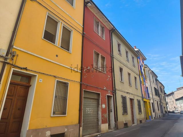Casa in vendita a Quartiere Centro Nord, Faenza
