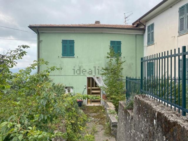 Casa in vendita a Carro, Liguria