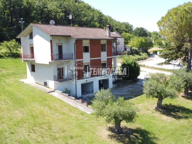 Casa in vendita a Marche, Macerata