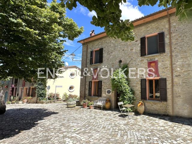 Casa in vendita a Monteleone, Roncofreddo