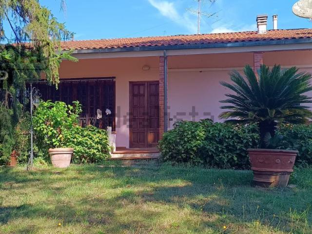 Casa in vendita a Montecarlo, Toscana