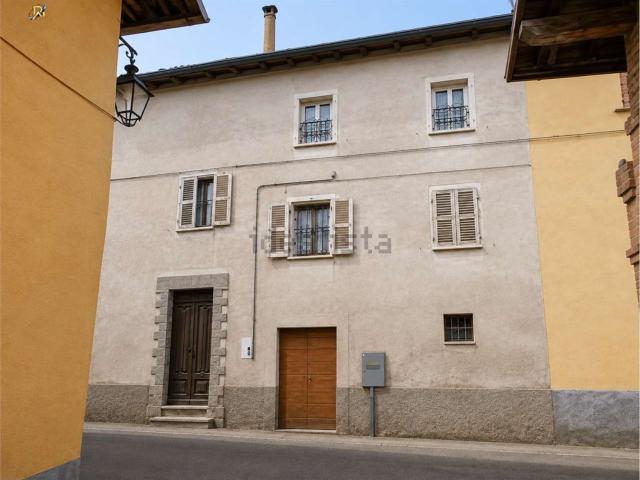 Casa in vendita a Borgo Vignale, Alice Bel Colle