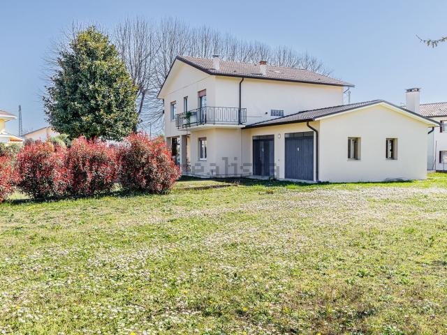Casa in vendita a Marano Vicentino, Veneto