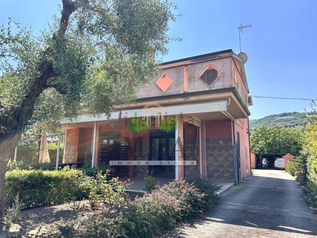 Casa in vendita a Controguerra, Teramo