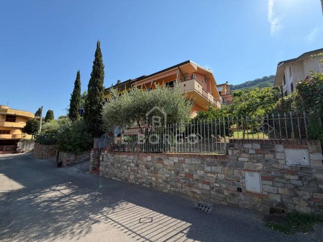 Casa in vendita a Grotta Parlanti, Montevettolini