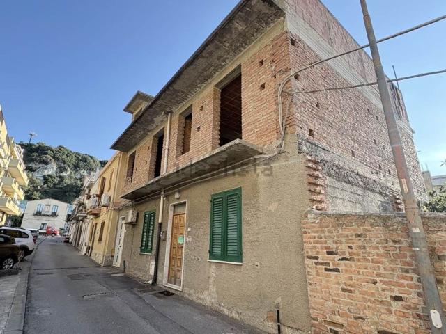 Casa in vendita a Due Torri, Rometta