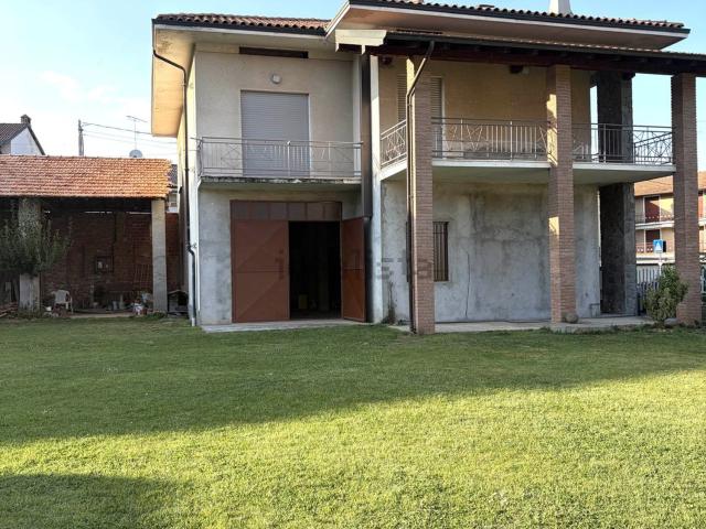 Casa in vendita a Arbora, Piemonte