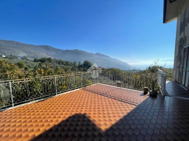 Casa in vendita a Villa Santa Lucia, Lazio