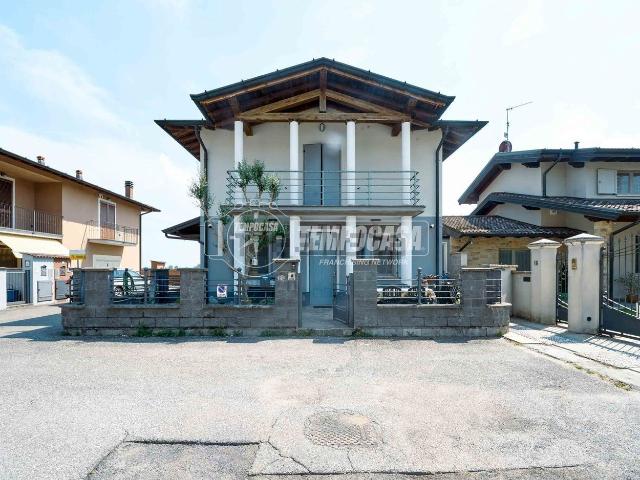 Casa in vendita a San Bassano, Lombardia