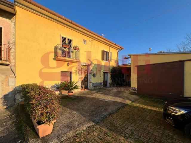 Casa in vendita a Faicchio, Campania