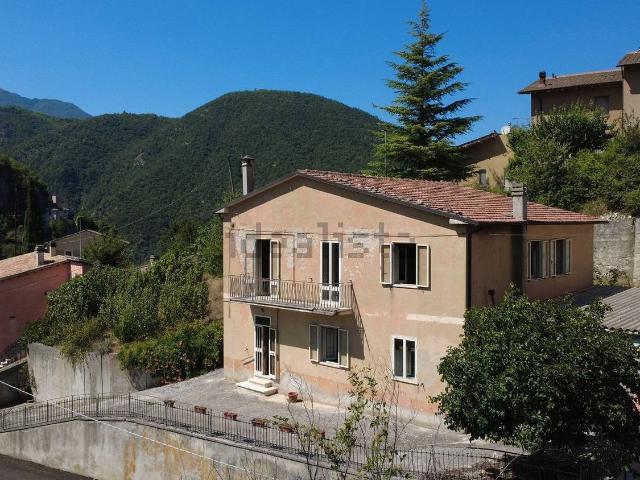 Casa in vendita a Cerreto Di Spoleto, Umbria