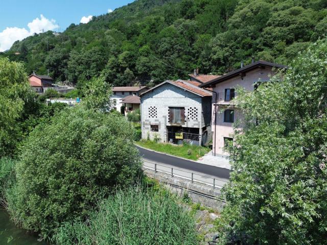 Casa in vendita a Sorico, Lombardia