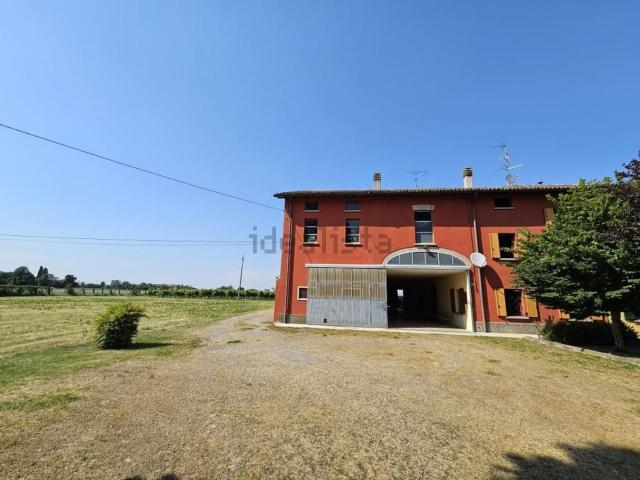 Casa in vendita a Val d’Enza, Re