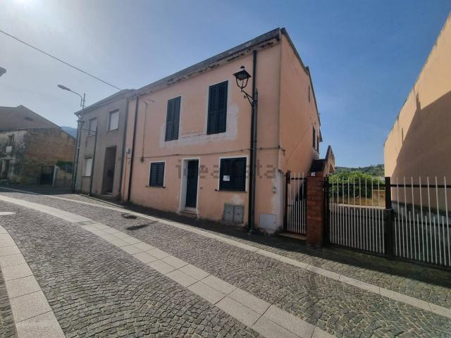 Casa in vendita a Nuxis, Sardigna/Sardegna