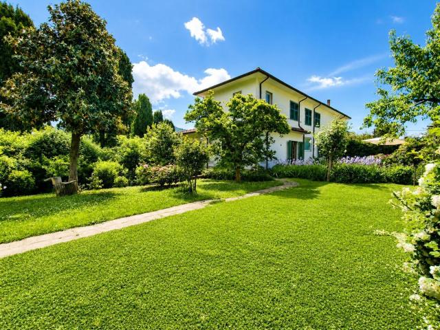 Casa in vendita a Carrara, Toscana