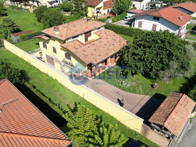 Casa in vendita a Marina di Massa, Marina Di Massa