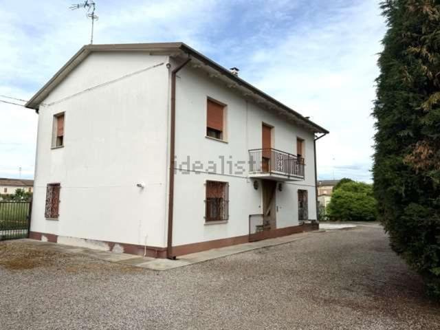 Casa in vendita a Cento, Ferrara