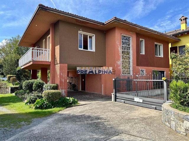 Casa in vendita a Leffe, Lombardia