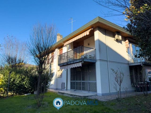 Casa in vendita a Padova, Veneto