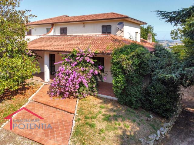 Casa in vendita a Marche, Macerata