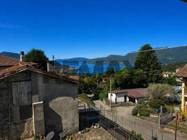 Casa in vendita a Roggiolo, Luino