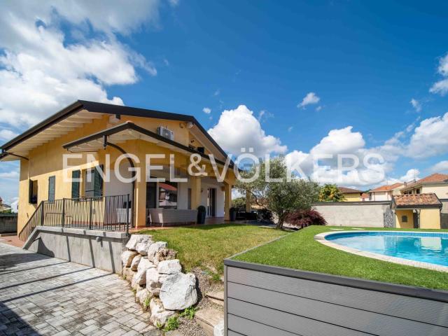 Casa in vendita a Lonate Pozzolo, Lombardia