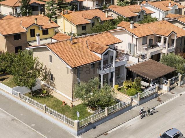 Casa in vendita a Borgo Bicchia, Marche