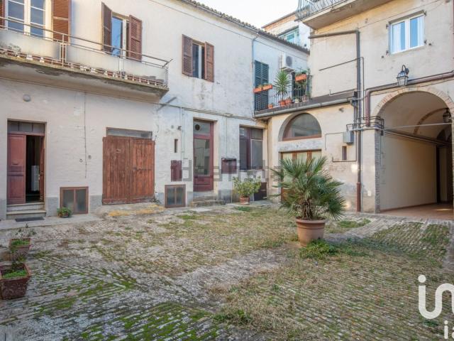 Casa in vendita a Castelnuovo, Marche